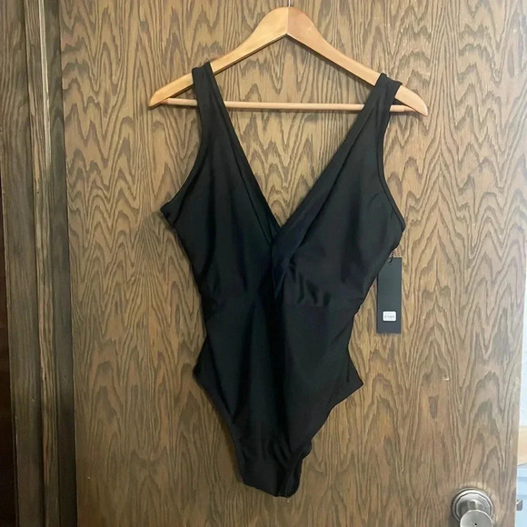 Black Swimsuit‎ with mesh panels - Picture 1 of 5